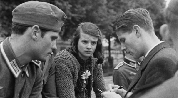 Sophie Scholl , la joven que fue condenada a la guillotina por oponerse a Hitler