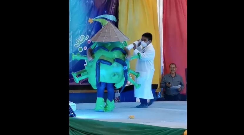 Video: Niño se disfraza de coronavirus en festival y se hace viral