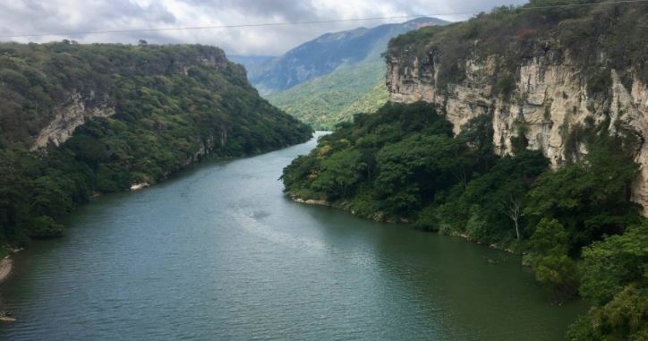 Lancheros se deslindan de filmación XXX en Cañón del Sumidero