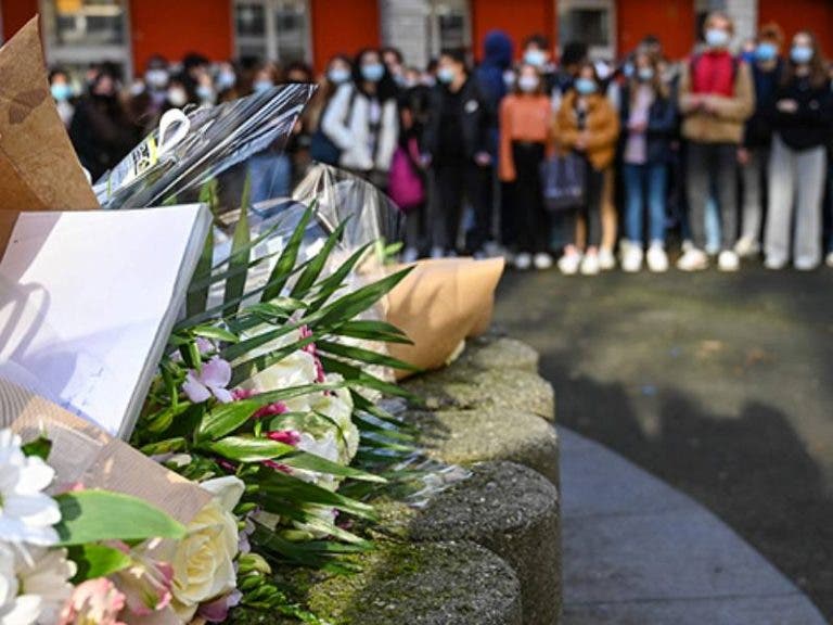 Adolescente trans se suicida; la habían expulsado por usar falda en la escuela