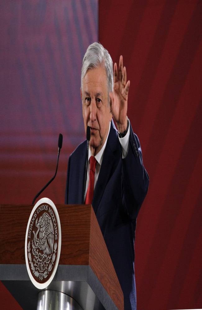 AMLO se queja contra Proceso porque “no se porta bien” con él