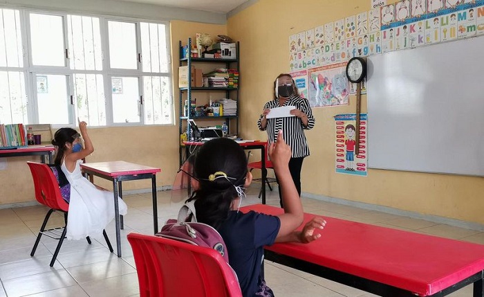 Vila: Yucatán tendría regreso a clases "semipresencial" el 30 de agosto