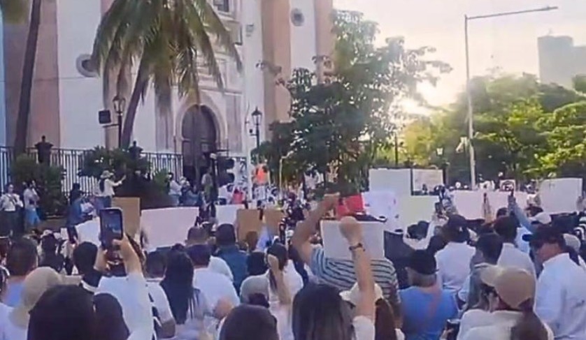 Exigen destitución del gobernador de Sinaloa ante creciente ola de violencia