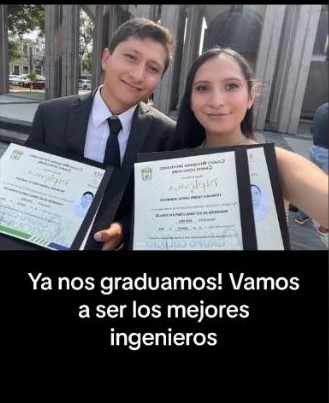 Jóvenes que se graduaron de ingenieros... Ahora trabajan en los semáforos