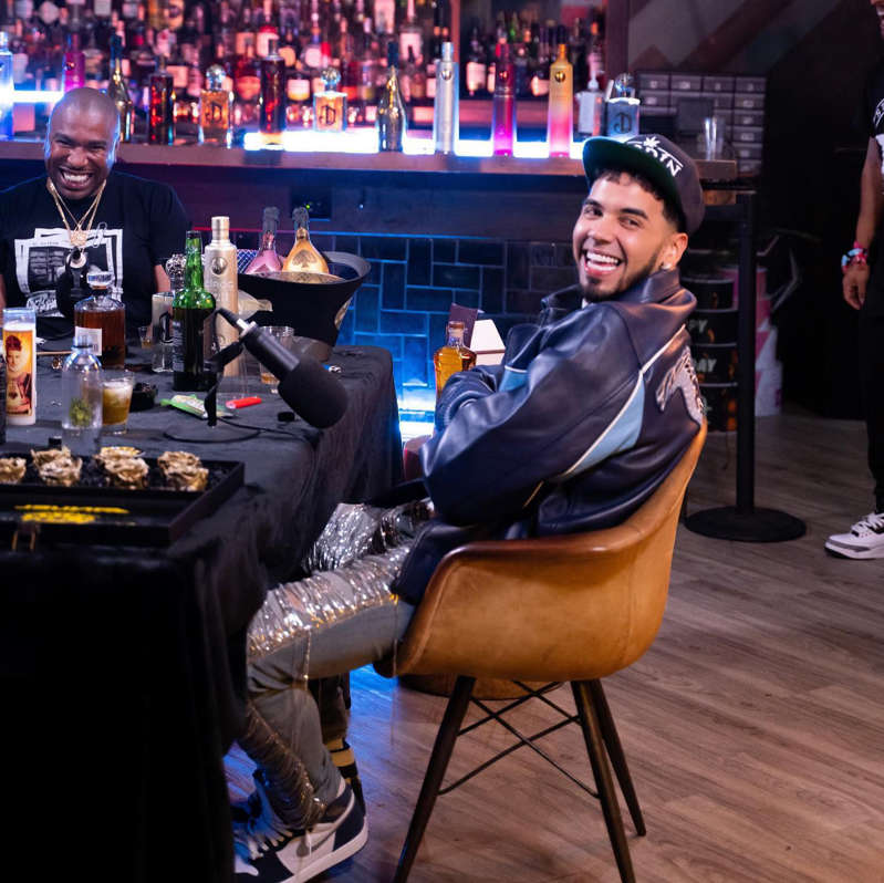 Anuel atacó a DJ en discoteca por poner ‘Mamiii’ de Karol G