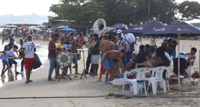 Fin de semana largo para "relax" sin medidas sanitarias... luego el repunte