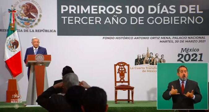 Sanción de risa que impuso el TEPDF a AMLO por violar la Constitución