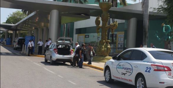 Extranjero es detenido en el aeropuerto Mérida