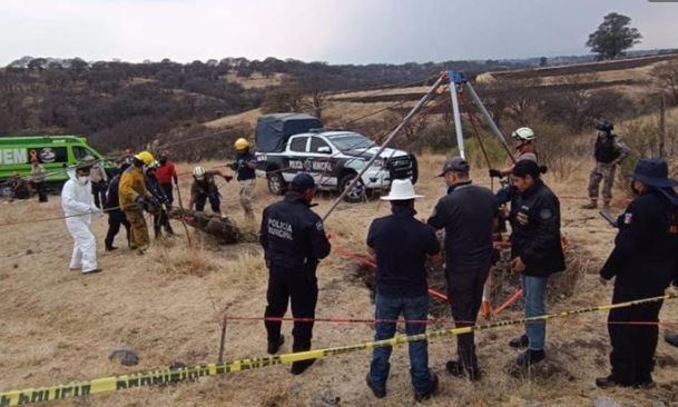 Edomex: Caen 9 policías municipales por aparición de 10 cuerpos en pozo clandestino