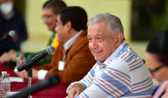 AMLO propone actos masivos: quiere celebrar aniversario de la Revolución en el Zócalo