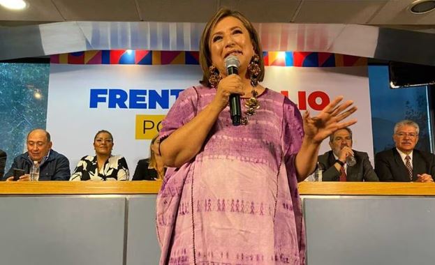 Xóchitl Gálvez responde a AMLO: rechaza contratos y procederá legalmente