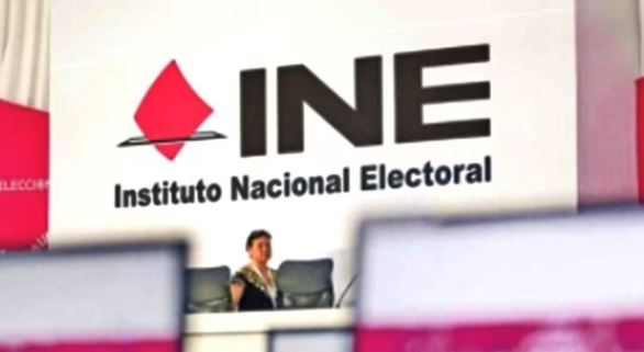 Otro revés al "plan b" electoral de López Obrador: SCJN concede suspensión al INE