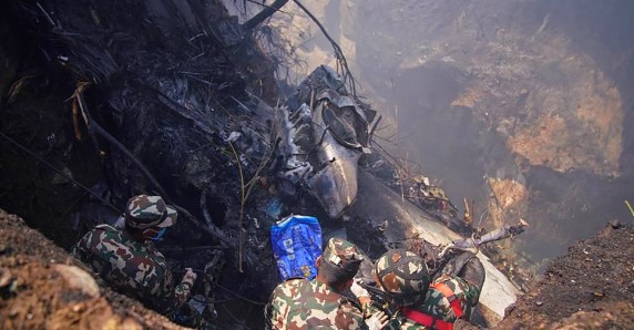 "Avionazo" en Nepal con saldo de decenas de muertos