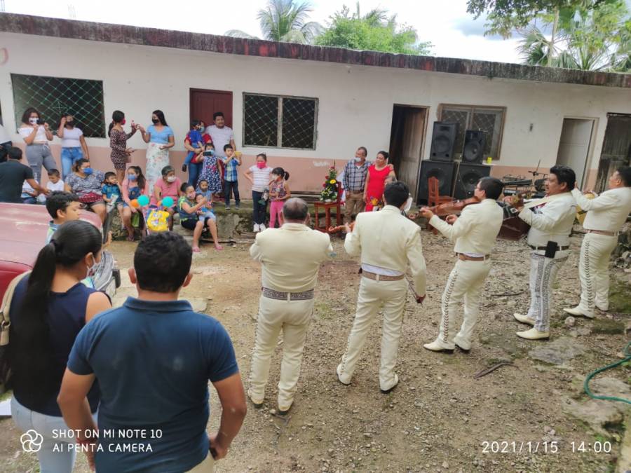 Yucatán: Se jubila la maestra Guadalupe Cupul Chablé, luego de 36 años.