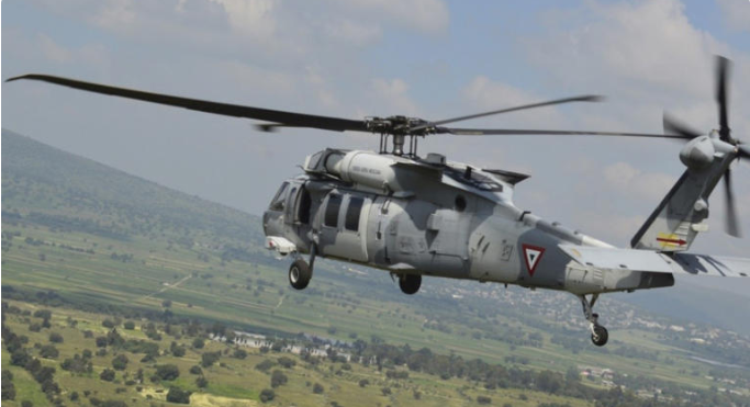 Intentan derribar helicóptero de la Sedena en Apatzingán, Michoacán