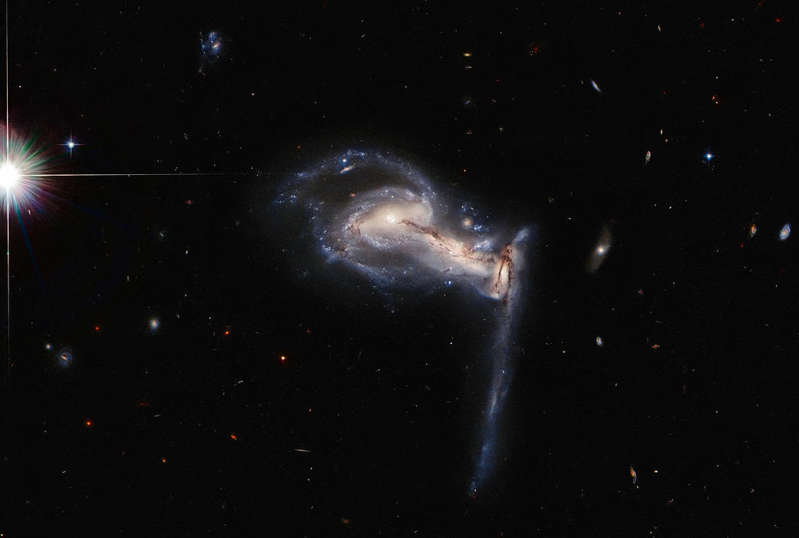 Telescopio de la NASA captura tres increíbles galaxias 'peleando' entre ellas