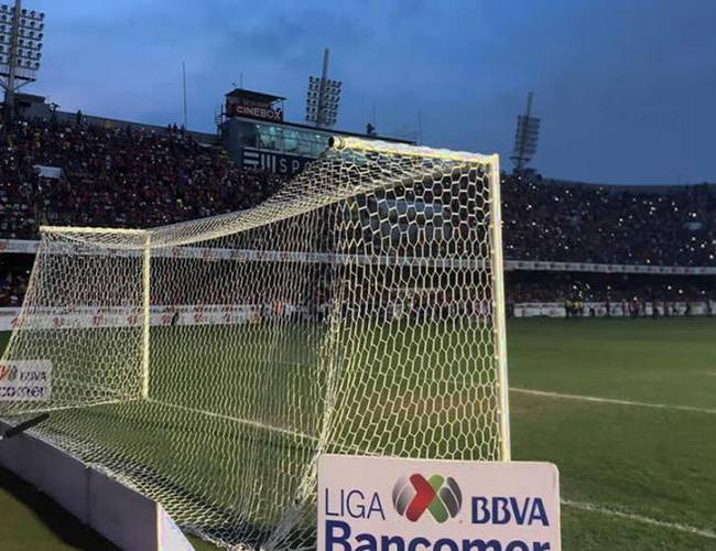 Equipo del Veracruz se queda sin energía por falta de pago a la CFE