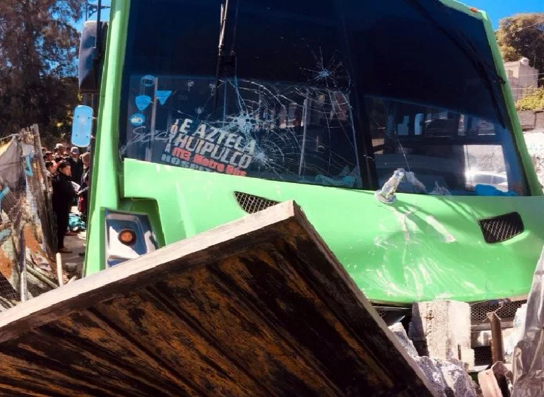 Accidente en la México-Cuernavaca, en Tlapan, deja 14 heridos