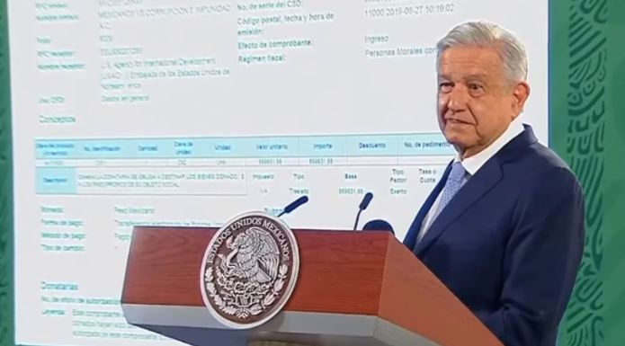 MCC acusa a AMLO de violar la Constitución por exhibir facturas