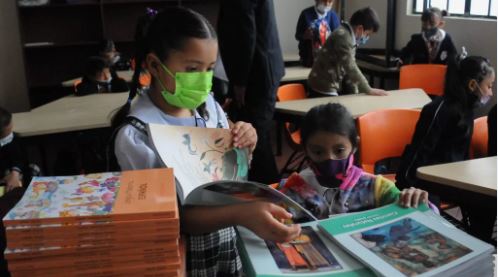 Cuatro estados del país alistan amparos contra libros de texto, afirma UNPF