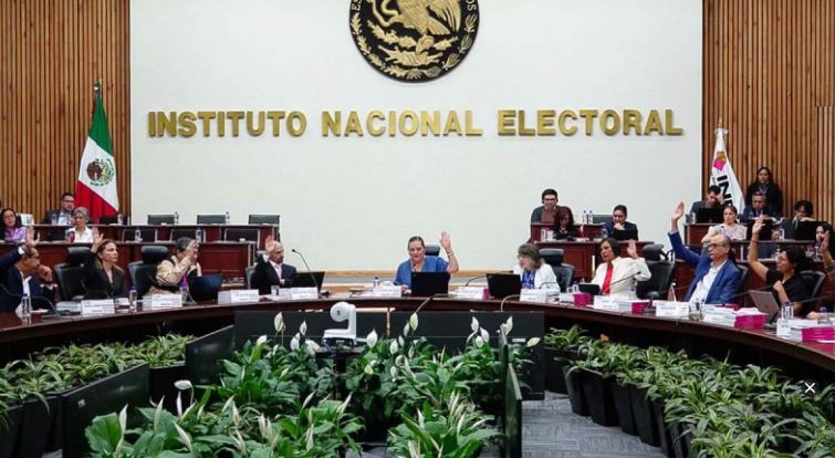 INE aprueba adelantar precampañas presidenciales y del Congreso el 5 de noviembre