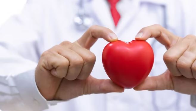 Cardiólogo: Seis claves simples para mejorar la salud del corazón