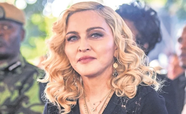 Tras irse de fiesta, Madonna presume “inmunidad”; tuvo Covid en marzo