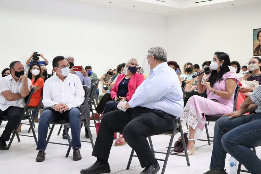 Yucatán: "Diálogo abierto" con escuelas particulares para el regreso a clases