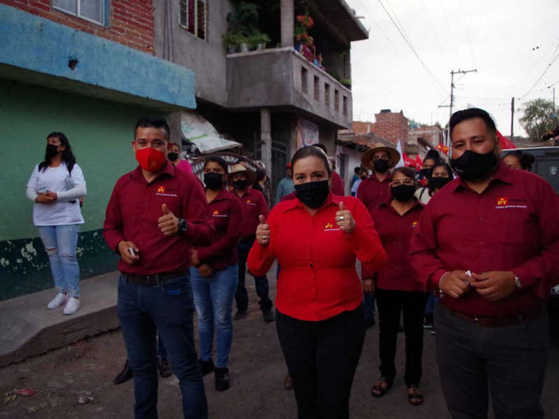 Sufre atentado candidata de Morena a alcaldía de Cuitzeo; hieren a su esposo