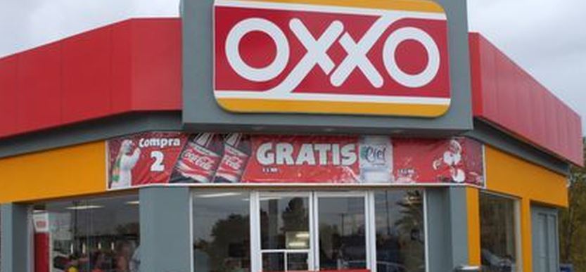 Oxxo responde a AMLO: "cada tienda paga más de 14 mil pesos de luz"