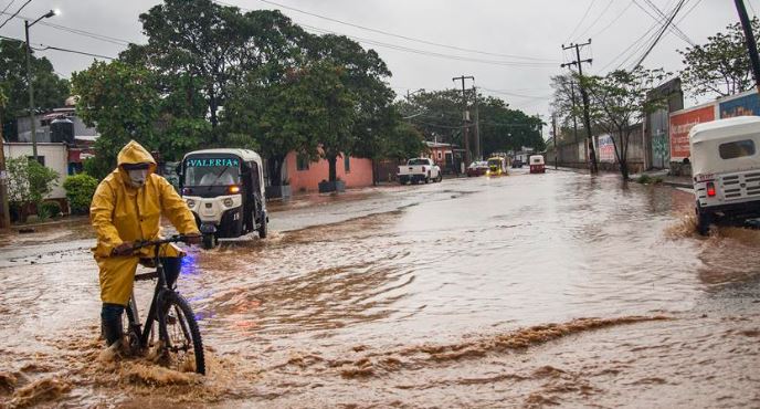 Conagua alerta por posible formación de dos ciclones en México