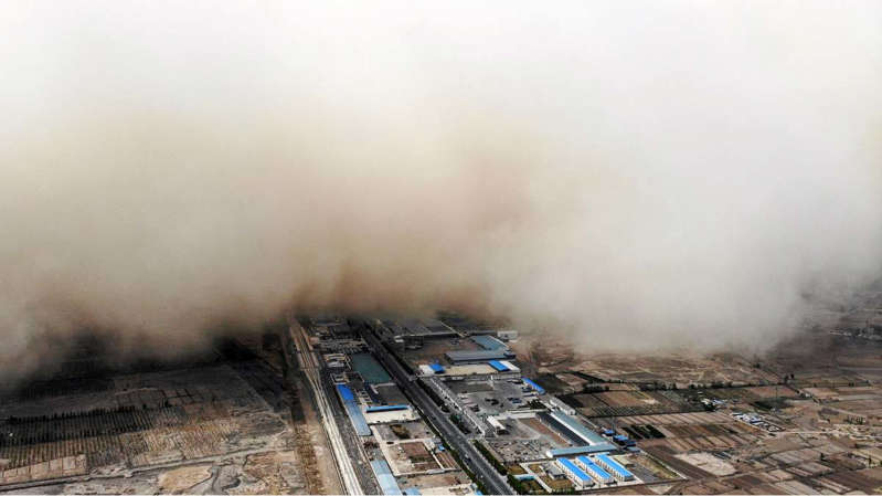Tormenta de arena en China cubre completamente una ciudad