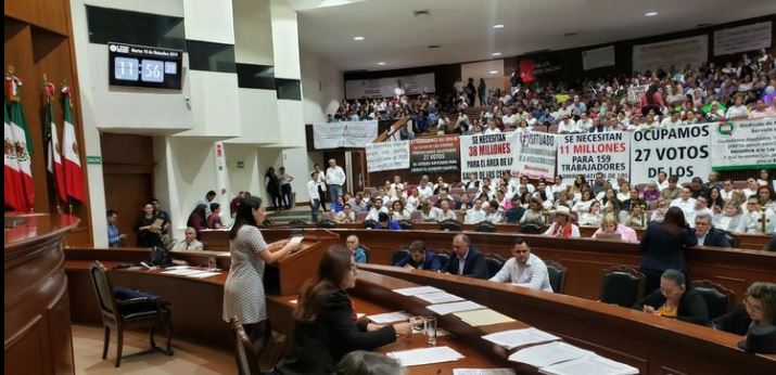 Exhiben a diputado de Morena en Sinaloa teniendo intimidad en sus oficinas