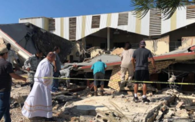 Derrumbe de techo en iglesia en Tamaulipas, México, deja 10 muertos