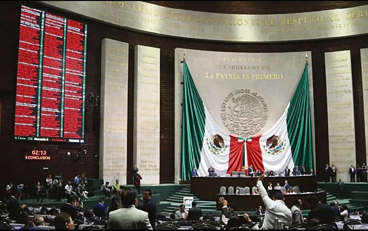 Buscan dar a López Obrador 600 mil MDP para que gasto "a modo"