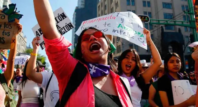 Marcha del 8M en la CDMX resuena con historias de violencia, injusticias y feminicidios