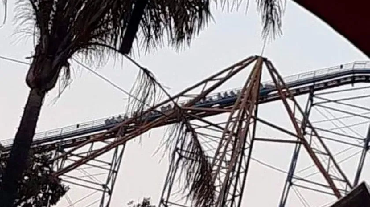 Qué fue lo que pasó en el juego "Superman" de Six Flags