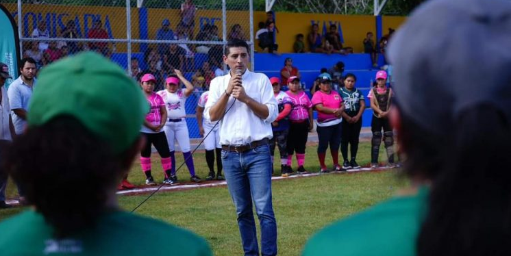 Inauguran la nueva imagen del campo deportivo Jacinto Canek de comisaría de Xayá