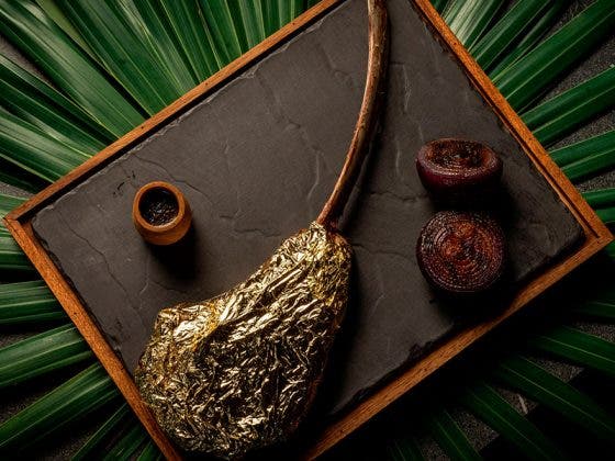 Bak by Harry’s, una nueva experiencia culinaria: Tomahawk de oro de 24 quilates