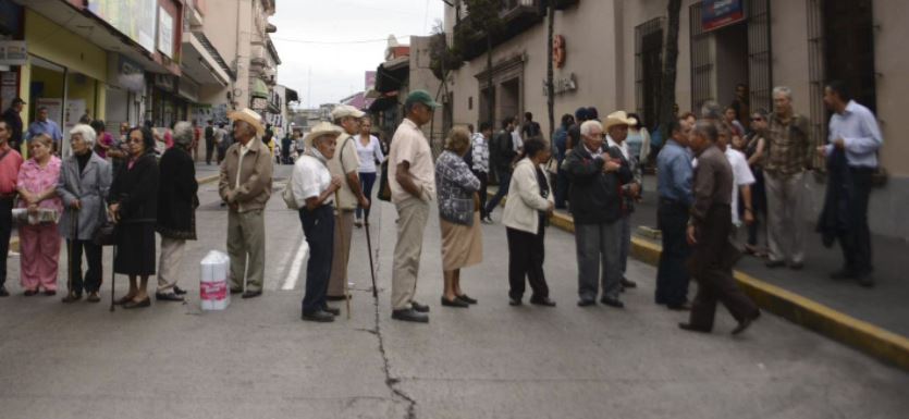 Más de 1,2 millones de jubilados recibirán su pensión en UMAS no en salarios