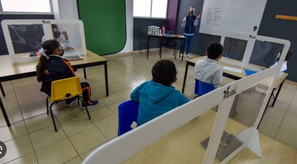 Escuelas particulares subieron colegiaturas para compensar la baja matrícula