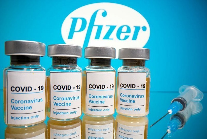 Vacuna de Pfizer logra ‘dramática reducción’ de COVID-19 tras primera dosis