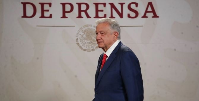 Según López Obrador Sheinbaum "es una giganta"