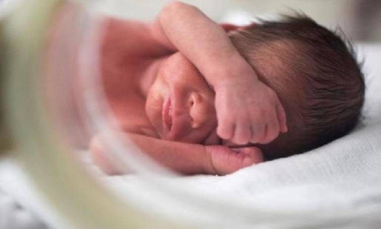 Mujer llevaba 3 meses con muerte cerebral pero aún así dio a luz a un bebé