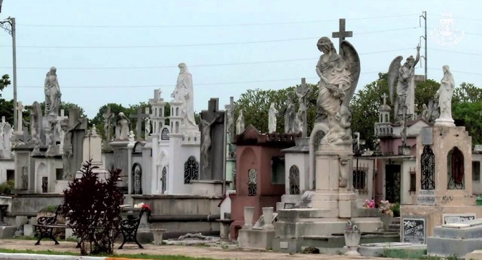 Mérida : Con restricciones, abrirán cementerios los días de los fieles difuntos