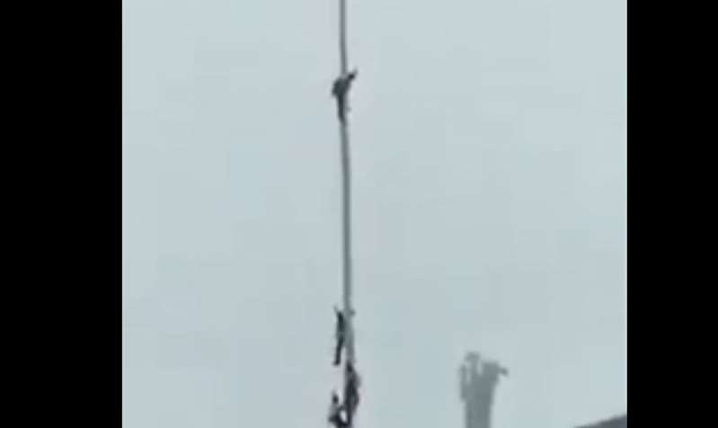 (VÍDEO) Voladores de Papantla se enredan durante su danza ceremonial