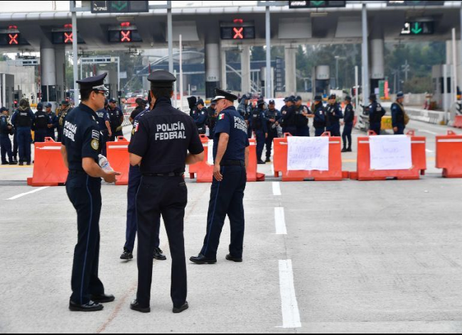 División entre policías federales prolonga paro