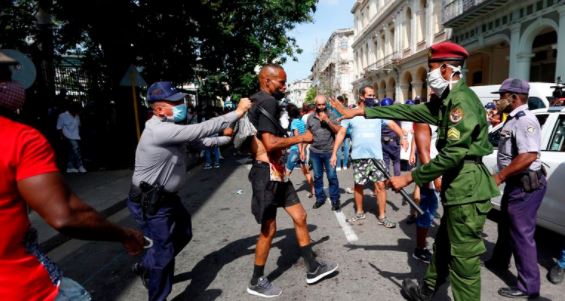 Cuba: ONG denuncia que hay 272 presos políticos encarcelados por la dictadura