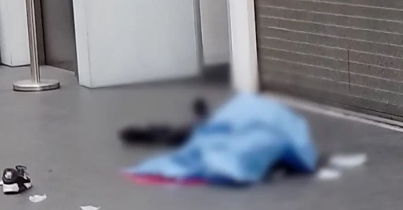 Muere hombre tras caer del segundo piso de edficio Reforma 222