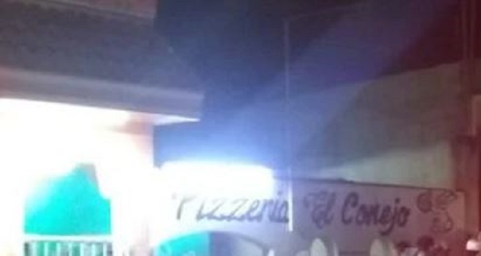 Como en Sonora, dos pistoleros balean a clientes de pizzería de Ticul, Yucatán